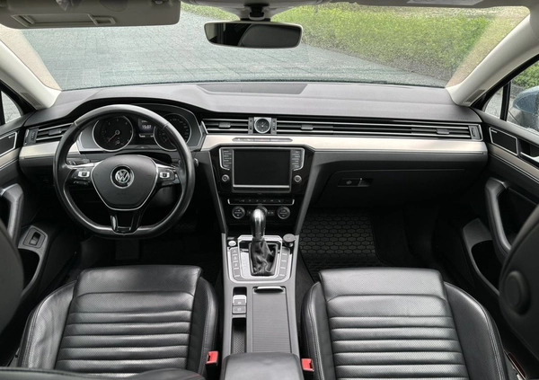Volkswagen Passat cena 79900 przebieg: 165000, rok produkcji 2016 z Gliwice małe 631